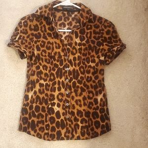 Express Design Studio XS leopard print button-down blouse, short sleeves